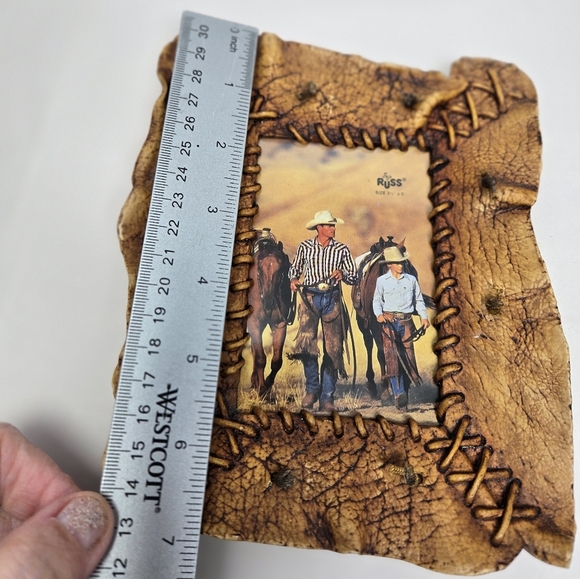 Russ Photo Frames Set Of 2 Faux Leather Look With Stitching Made Of Poly Resin - Picture 11 of 15